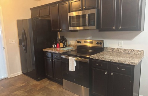 Eau Claire House | Spacious 5-bedroom house in serene Columbia