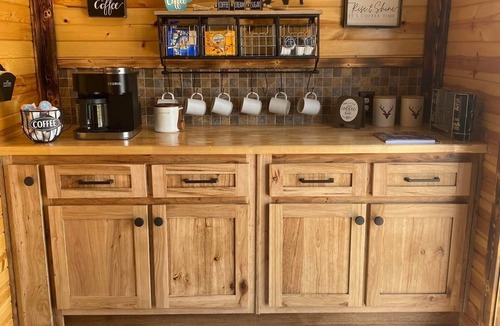 Fort Riley House | Spacious 5-bedroom house Arcade room, beautiful views in peaceful country.