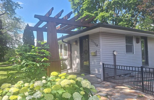 West Bloomington House | Spacious 5-bedroom house in Bloomington