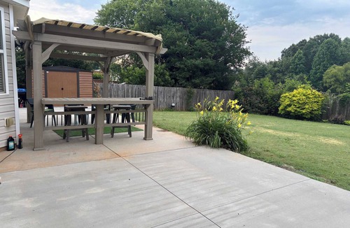 Simpsonville House | Spacious 5-BR Retreat in Simpsonville, SC – Perfect for Gatherings & Getaways