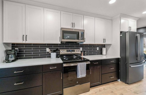 Ames House | Spacious 5BR Family Home in Ames Near ISU & Attractions