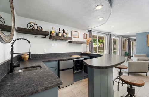Central Oklahoma City House | Spacious 5BR Getaway with Hot Tub + Pool Table | Large Yard I Rainshower I Full Kitchen