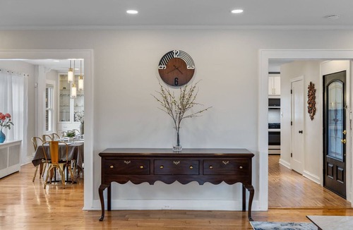 Teaneck House | Spacious 5BR w Parking, near NYC