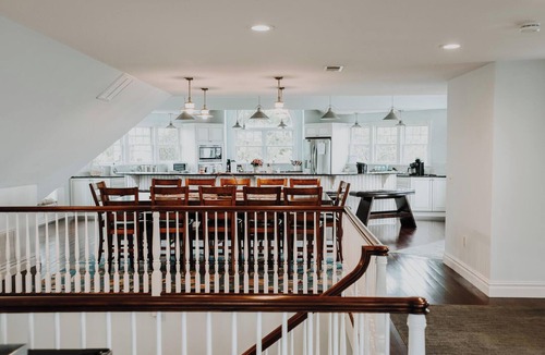 Villas Villa | Spacious 6 Bedroom Waterfront Villa in Lower Township with AC, WiFi