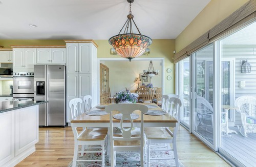 Normandy Beach House | Spacious 6-bedroom house in Normandy Beach - perfect for the whole fam!