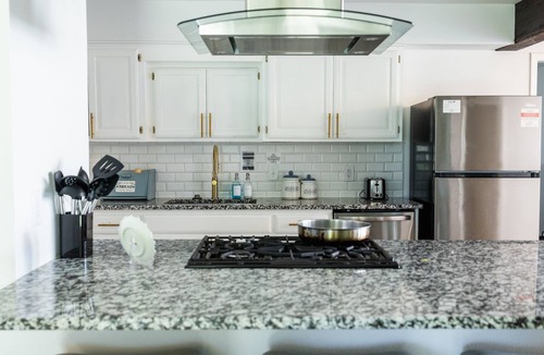 Tulsa House | Spacious 6-bedroom house in Tulsa near Premium Outlet
