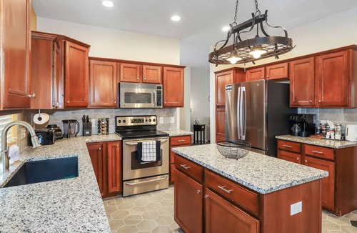 McArdle House | Spacious 6BR West Omaha, Garage, Deck, Workspace, W/D, Pet-Friendly
