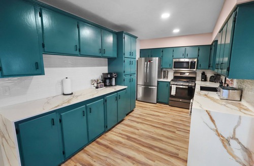 Millard House | Spacious 6BR West Omaha, Garage, Fenced Yard, Shuffleboard, W/D, 2 Gbps
