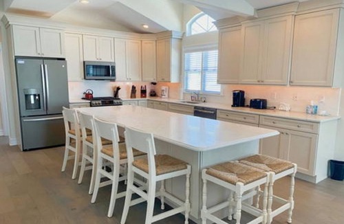 Townsend's Inlet Villa | Spacious 7-bedroom Beachfront Villa In Fantastic Sea Isle City With WiFi, AC