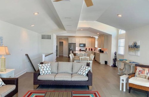 Townsend's Inlet Villa | Spacious 7-bedroom Beachfront Villa In Fantastic Sea Isle City With WiFi, AC