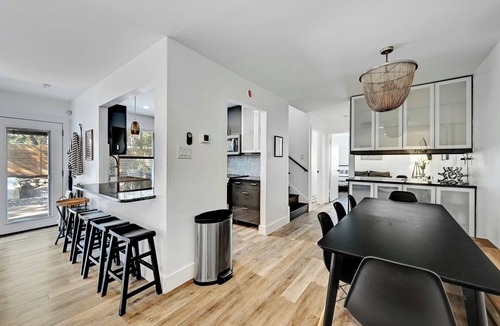 Austin House | Spacious 7-Bedroom Compound w 2 Large POOLS, Fire-pit, Grill & fully-fenced yard