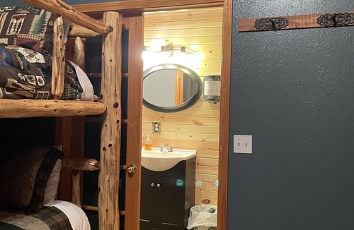 Macon Cabin | Spacious 7000 square foot 12-bedroom 10-Bath lodge in Picturesque Macon Missouri