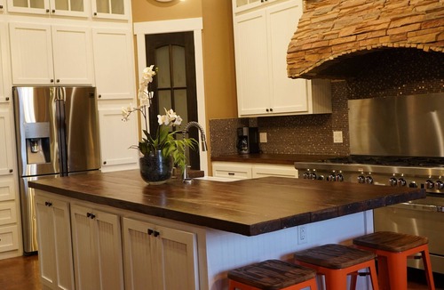 Stillwater House | Spacious 8 Bedroom w/Swimming Pool & Indoor Basketball Court. Close to BPS