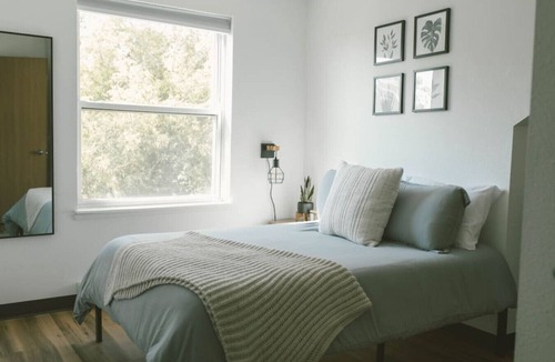 East Hillside Apartment | Spacious, Airy, Two Bedroom and Bath Apartment
