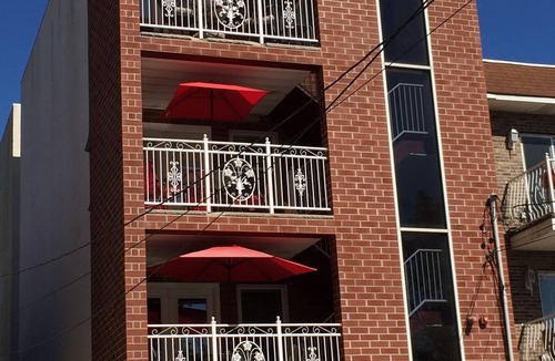 Union City Apartment | Spacious Amazing 3 Bedroom!