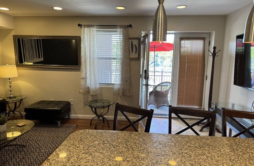 Union City Apartment | Spacious Amazing 3 Bedroom - 15 Mins to NY