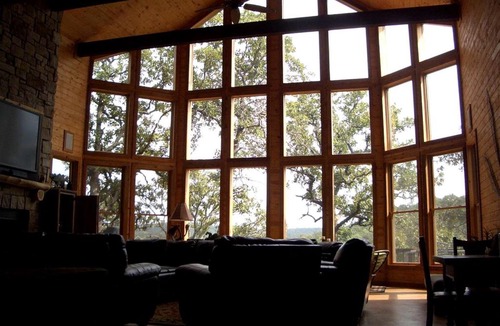 Seminole County House | Spacious and Secluded Luxury Rental Overlooking a Glittering Private Lake in Konawa, Oklahoma