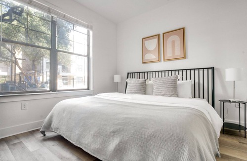 Gateway Apartment | Spacious Arboretum 1BR w/ Pool, Gym & W/D, nr retail, by Blueground