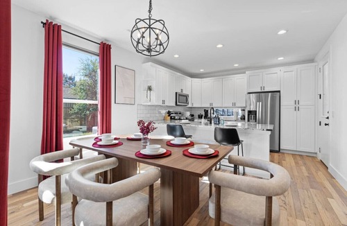University Hills and Windsor Park House | Spacious Austin Home Base| Sleeps 12+ | Near DT
