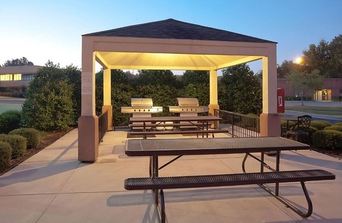 Libertyville House | Spacious Budget-friendly Room w/Kitchenette Ideal for Extended or Short Stays
