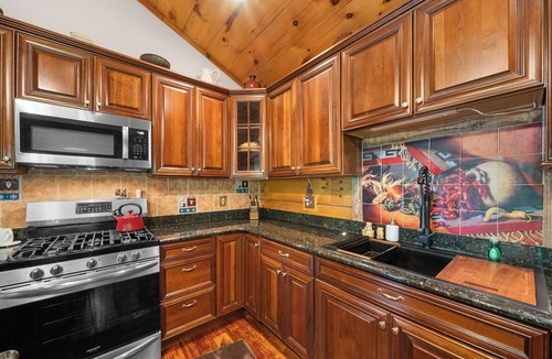 Sugar Grove Cabin | Spacious Cabin Retreat with Hot Tub & Game Room