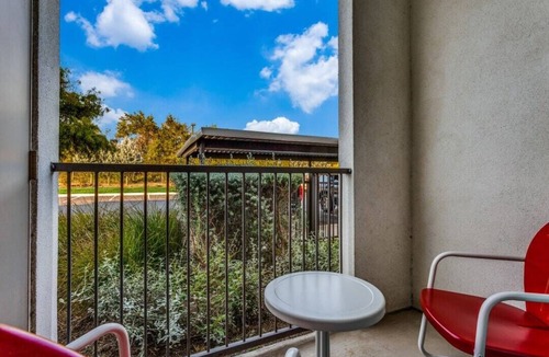 Wells Branch Apartment | Spacious CozySuites on I-35 w/pool and parking #01