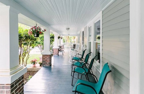 Chapel Hill House | Spacious downtown apt B next to Franklin st.