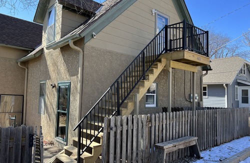 Dundee-Happy Hollow Historic District House | Spacious Dundee Apartment w/5 rooms - Walk to UNMC