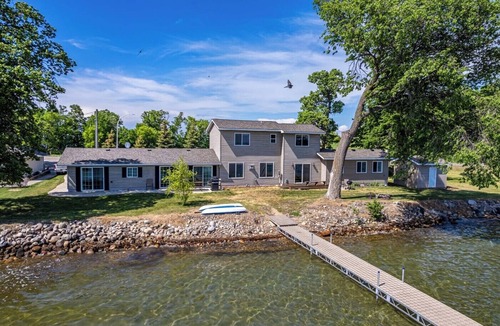 Pelican Rapids House | Spacious Duplex on Sandy, Private Beach! 5 Bedroom - 3.5 Bath MN Lake Cabin