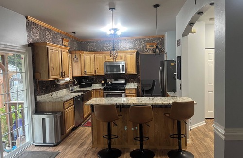 Lake in the Hills House | Spacious Family & Pet-Friendly Getaway in Lake in the Hills