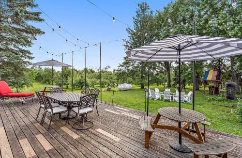 Hugo House | Spacious Family Getaway on Apple Orchard in Hugo!