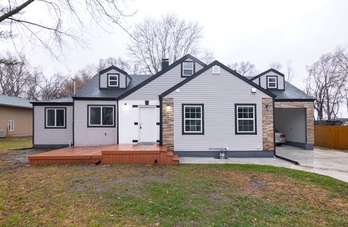 Des Moines House | Spacious Family Haven, Renovated & Ideal