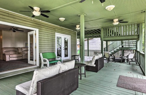 Calhoun County House | Spacious Family Home on Lake Marion w/Boat Ramp!
