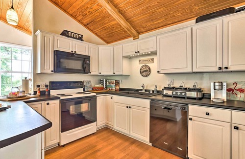 Calhoun County House | Spacious Family Home on Lake Marion w/Boat Ramp!
