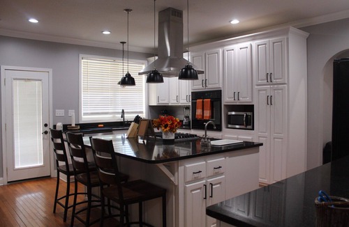 Guntersville House | Spacious Family Retreat with Game Room & Backyard Fun