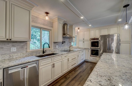 Lake Elmo House | Spacious Forest Retreat Near Stillwater – Sleeps 11 – Skiing & Game Room