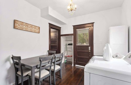 Olathe House | Spacious Home 5BR|KingBeds|FencedYard Olathe
