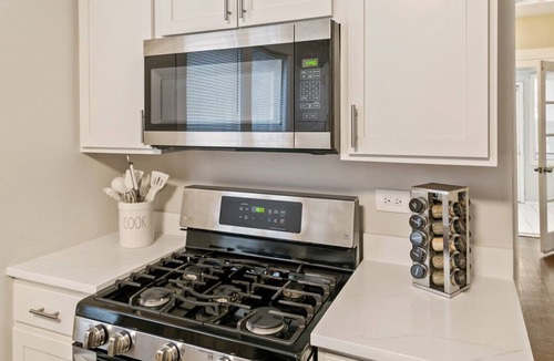 Libertyville House | Spacious Home in DT Libertyville Near Naval Base