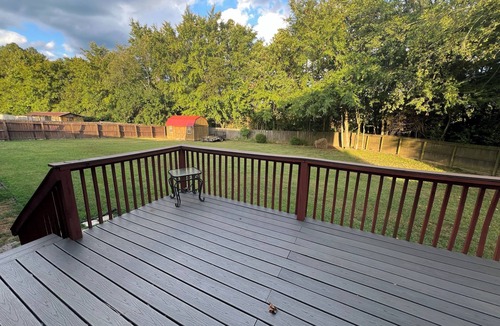 Spring Hill House | Spacious home near grocery store, interstate, etc, but also away from the crowd.
