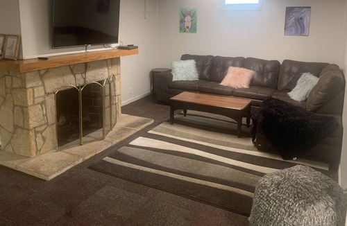 West Peoria House | Spacious house located near Bradley university and downtown