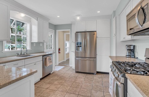 Highlands House | Spacious house near Sandy Hook Beach perfect for families!