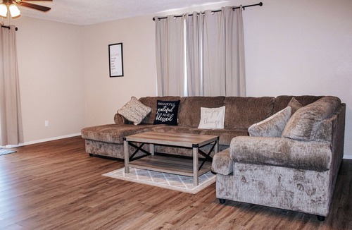 Canton House | Spacious Lake Retreat 3BR Home Near Canton Lake w/Huge Living Room Boat Parking