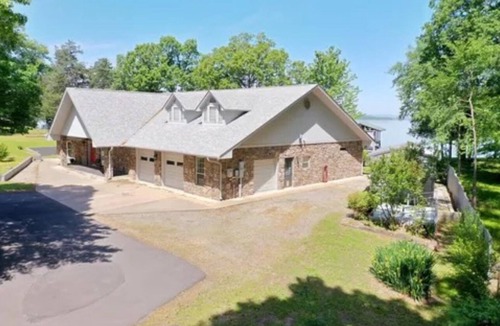 Waveland House | Spacious lakeside home on Lake Dardanelle. Incredible sunsets!