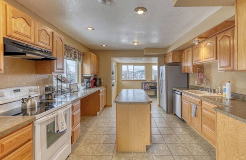 Deadwood House | Spacious Lead Home W/2 full connected units w/option of privacy