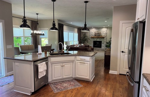 Omaha House | Spacious Luxury Retreat~ Relax & Feel at Home