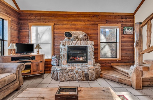 Dora Cabin | Spacious Mountain Log Cabin with Stunning Falls & Ozark Views