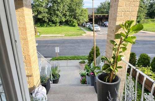 Elizabeth Apartment | Spacious Oasis l 3BR/2BA l Pet Friendly Relocation Stay l EWR, NYC