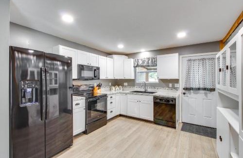 Grantville House | Spacious Ozawkie Home - Near Lake Perry!
