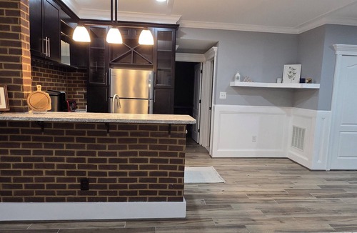 Linton Hall Apartment | Spacious Private Suite in Gainesville Separate Entrance WiFi Washer/Dryer