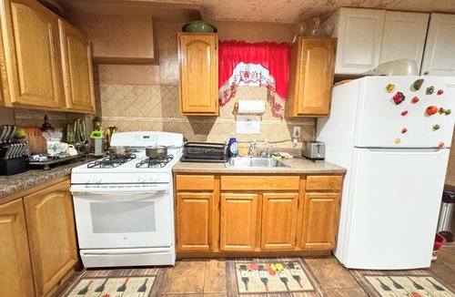 Queens Apartment | Spacious Quaint Central Studio